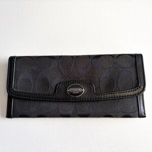 Coach Signature Canvas Continental Wallet - Black Logo Jacquard